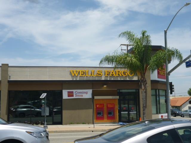 Wells Fargo Sign & Awning Install 6