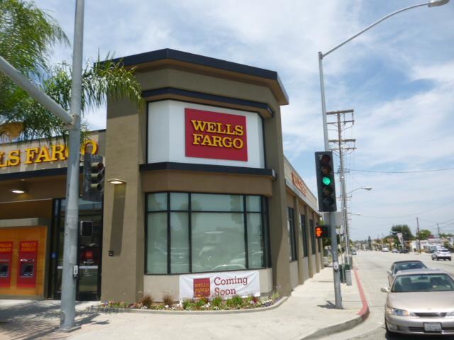 Wells Fargo Sign & Awning Install 5